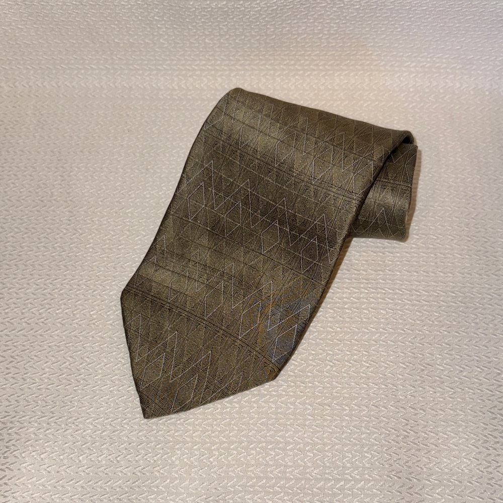 Bugatti Olive Geometric Men's Silk Tie